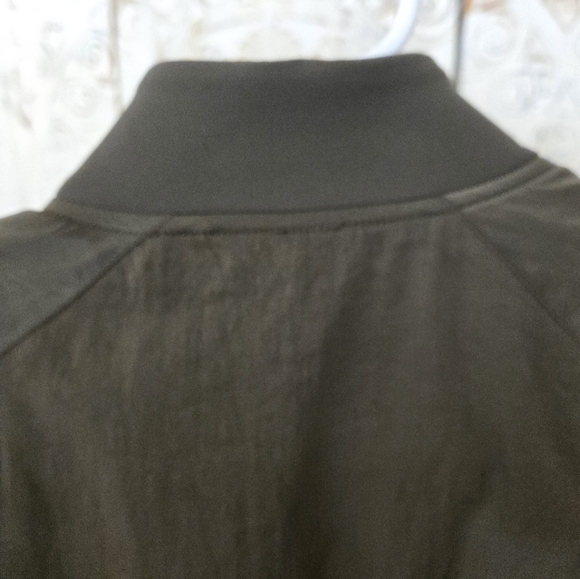 Lululemon Athletic Bomber Jacket Womens Small Green - Picture 4 of 9